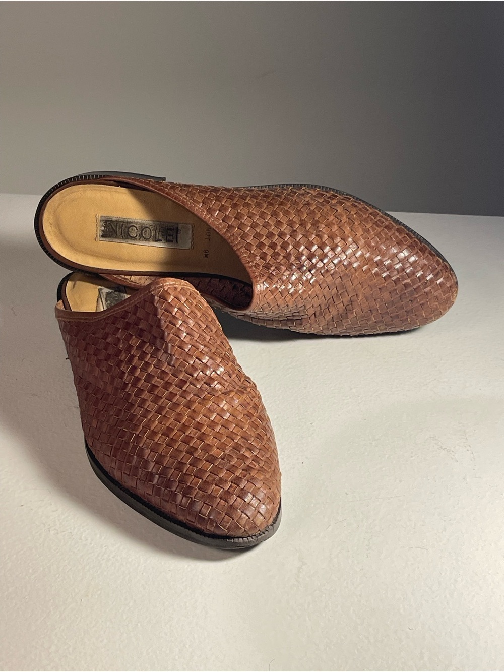 Vintage Nicole Woven Leather Mules 9M Peanut Brown Basketweave Clogs Brazil